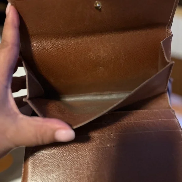 Louis Vuitton Brown Long Wallet – Pre-Loved, Needs Interior Care - Picture 7 of 15